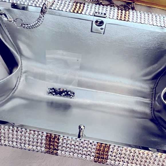 Clutch - Picture 7 of 7